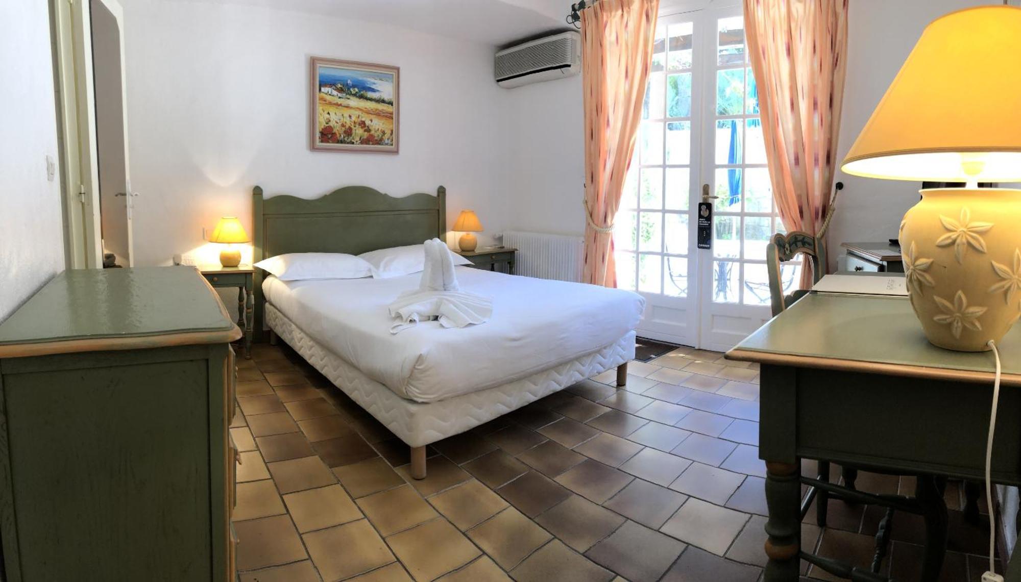 Hotel Jas Neuf Sainte-Maxime Bagian luar foto